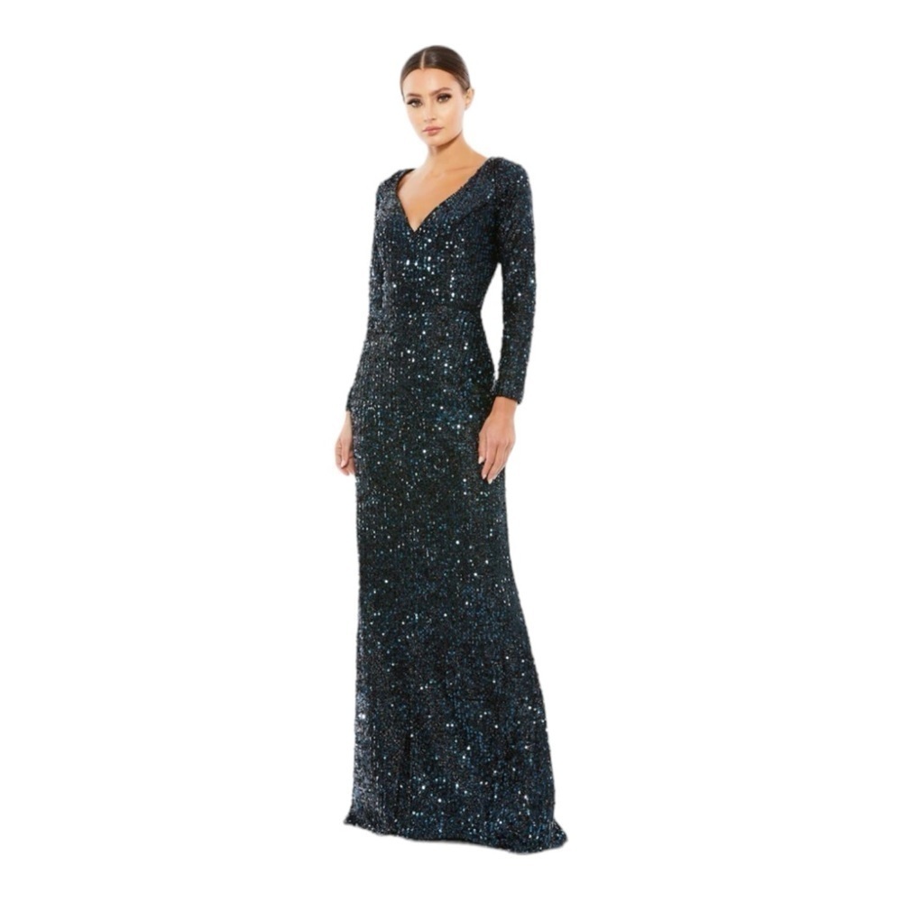 Mac Duggal Long Sleeve Sequined Gown in Midnight NWT